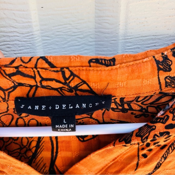 Jane + Delancey Orange Giraffe Print Rayon Button Down Blouse Large - Picture 7 of 8